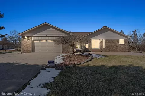 4297 Mario Ct, Superior, MI 48170