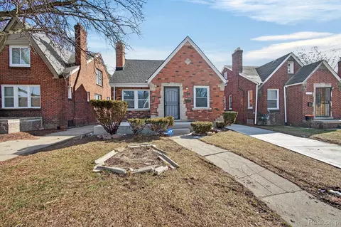 9988 Somerset Ave, Detroit, MI 48224