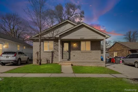 20217 14 Mile Rd, Clinton Township, MI 48035