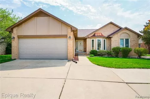 44090 Trent Dr, Clinton Township, MI 48038