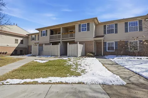 19220 Northridge Dr, Northville, MI 48167
