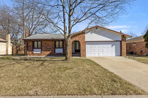 15371 Gulley St, Taylor, MI 48180