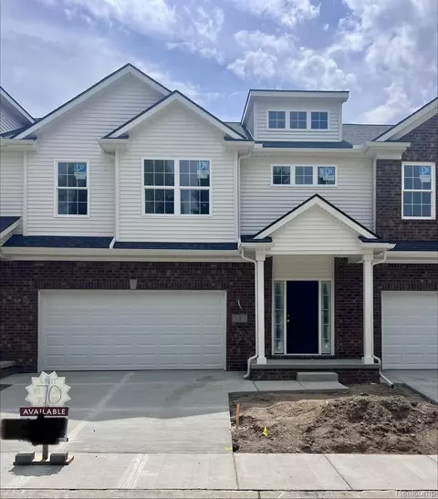 5 Grandview Cir #70, White Lake, MI 48386