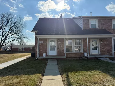 28404 Longmeadow Ln, Brownstown, MI 48183