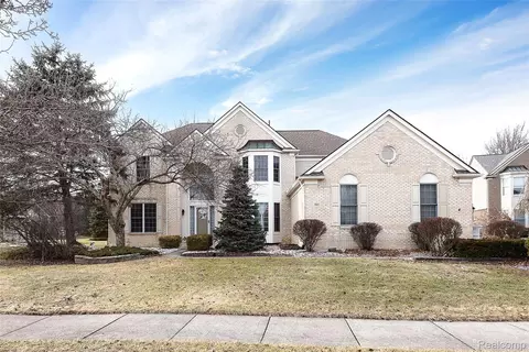 464 Waterview Ct, Canton, MI 48188