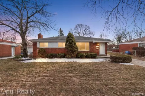 38731 Ann Arbor Trl, Livonia, MI 48150