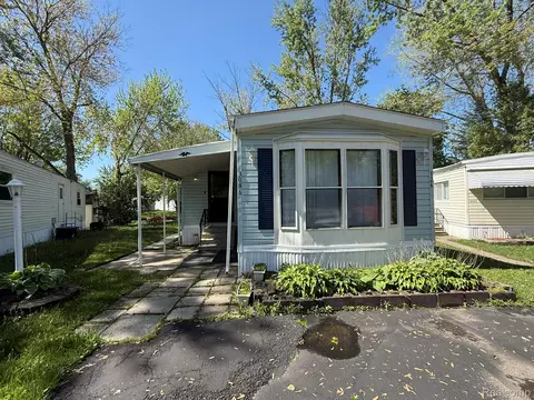3086 Hillanlake Apt 126 Dr, Brooklyn, MI 49230