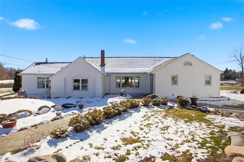 68991 Mound Rd, Washington, MI 48095