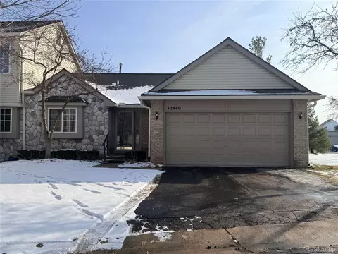 12440 Noonan Ct, Utica, MI 48315