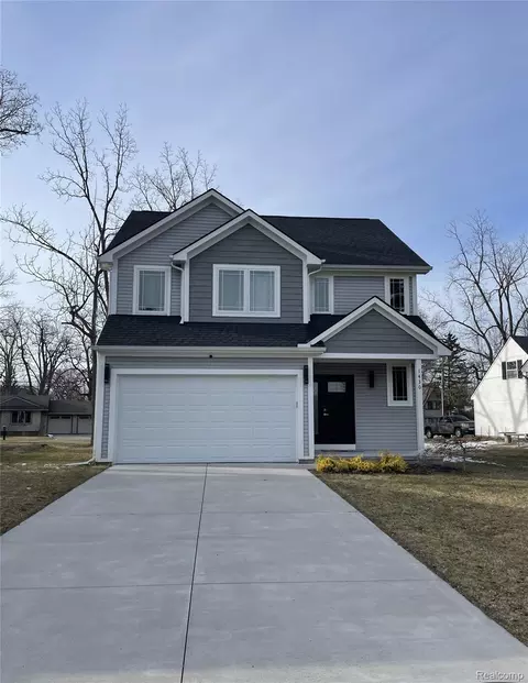 1430 Beachland Blvd, Waterford, MI 48328