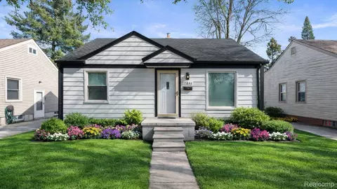 15844 Lexington, Redford, MI 48239