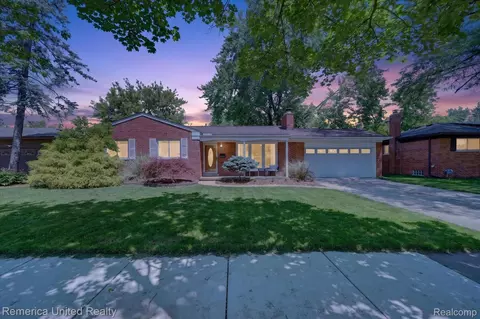 29114 Lori St, Livonia, MI 48154