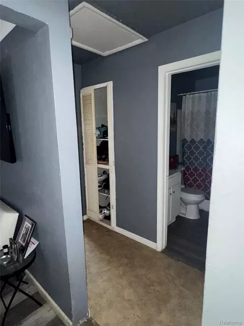Entry Way - 3001 Kellar Ave, Flint, MI 48504 photo 1 of 1