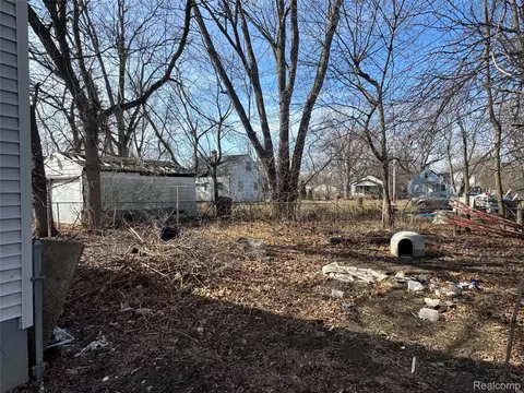Exterior - 3001 Kellar Ave, Flint, MI 48504 photo 3 of 3