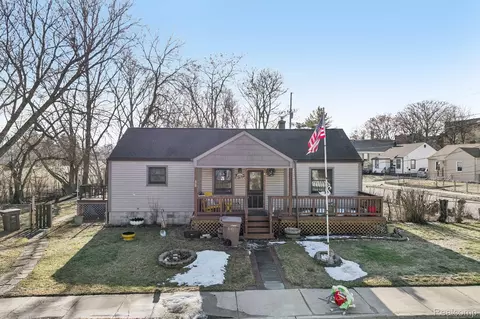 245 W Howard St, Pontiac, MI 48342