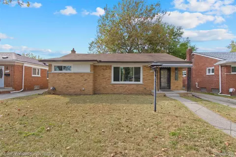 21701 Parklawn St, Oak Park, MI 48237