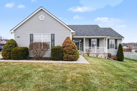 395 Haystack Dr, Linden, MI 48451