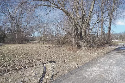 211 W Warner Ave, Ypsilanti, MI 48197