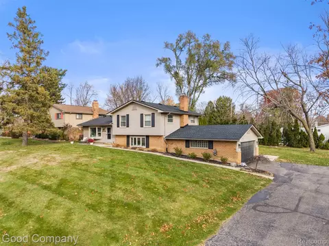 29988 Ravenscroft St, Farmington Hills, MI 48331