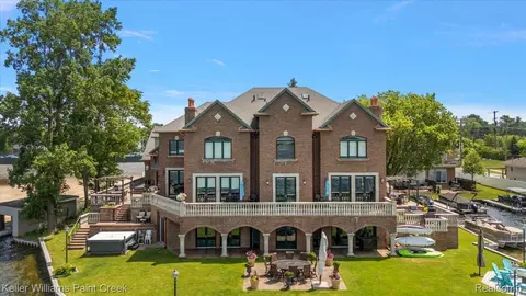 328 S Broadway St, Lake Orion, MI 48362