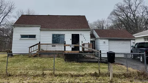3095 Maywood Dr, Mount Morris, MI 48504