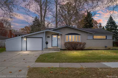 32080 Delaware St, Livonia, MI 48150