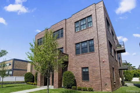 936 W 11 Mile Rd, Royal Oak, MI 48067