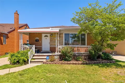 8131 Marian St, Warren, MI 48093