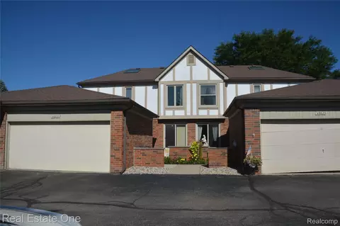 49617 Hamilton Ct #28, Shelby Township, MI 48315