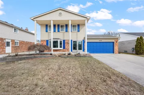 26336 Kinyon St, Taylor, MI 48180