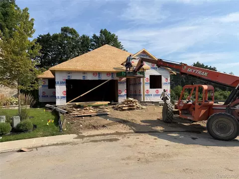 47472 Verona Ct, Plymouth, MI 48170
