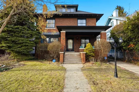 59 Mclean St, Highland Park, MI 48203