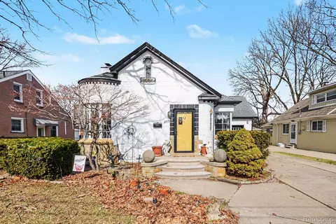 20501 Shady Lane Ave, Saint Clair Shores, MI 48080