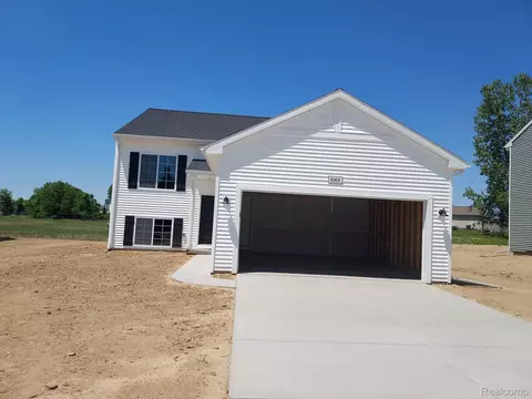 8068 Moonlight Creek Ln, Handy, MI 48836
