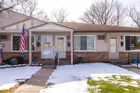 61047 Heritage Blvd, South Lyon, MI 48178
