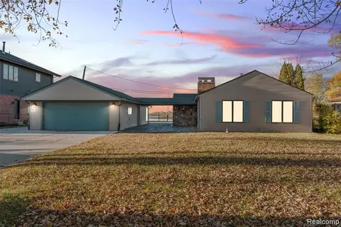 27972 Moran St, Harrison, MI 48045