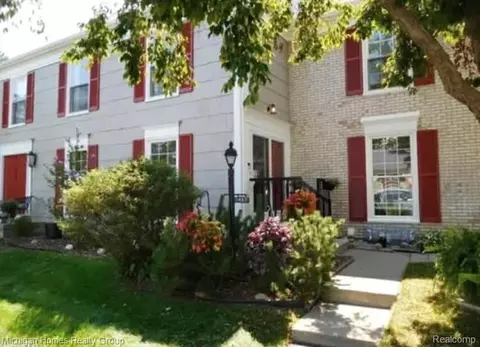 1437 Lantern Ln, Rochester Hills, MI 48306