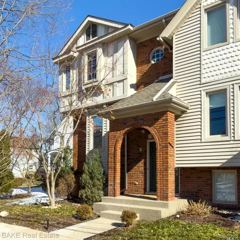 381 Hamilton St, Plymouth, MI 48170