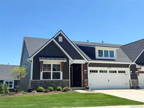 255 Canyon Creek Ct #49, Marion, MI 48843