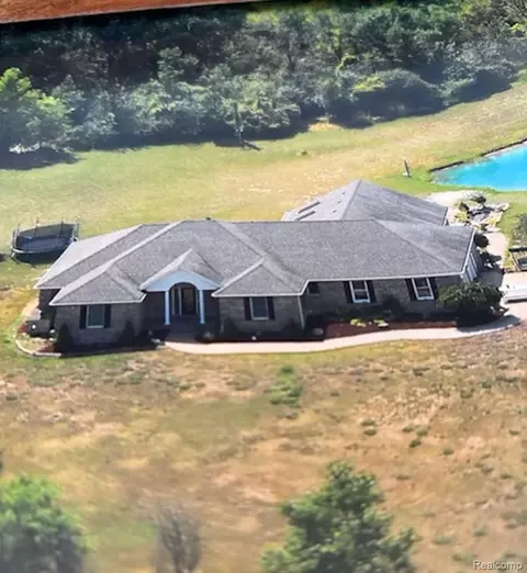 3430 S Irish Rd, Davison, MI 48423
