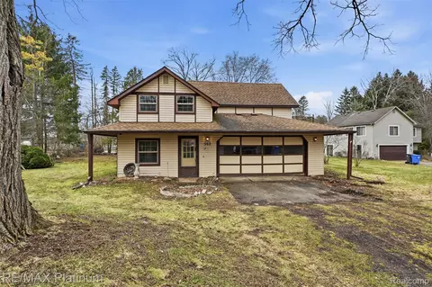 562 S Hughes Rd, Genoa, MI 48843