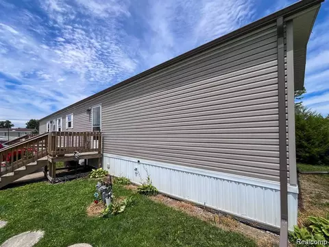 321 Prairie Cir, Ash, MI 48117