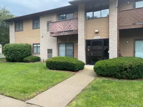 7538 Manor Cir #102, Westland, MI 48185
