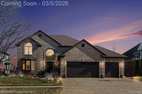 50374 Nesting Ridge Dr, Macomb, MI 48044