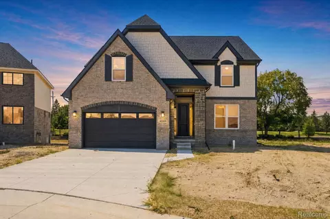 42435 Magnolia Dr, Sterling Heights, MI 48314