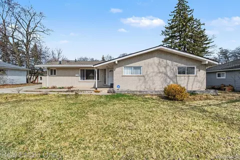 17670 New Hampshire Dr, Southfield, MI 48075