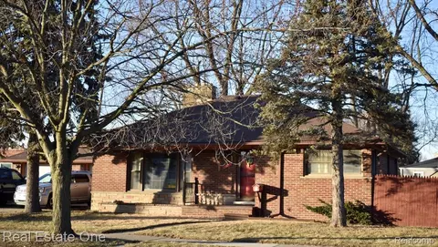 1152 Mayflower Ave, Lincoln Park, MI 48146
