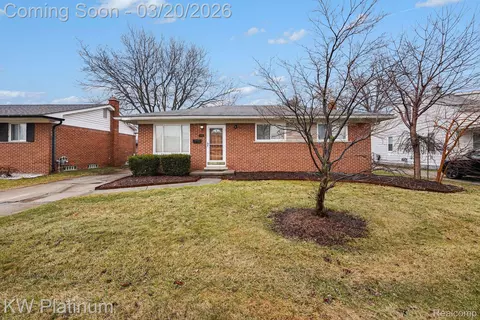 22826 Arcadia St, Saint Clair Shores, MI 48082