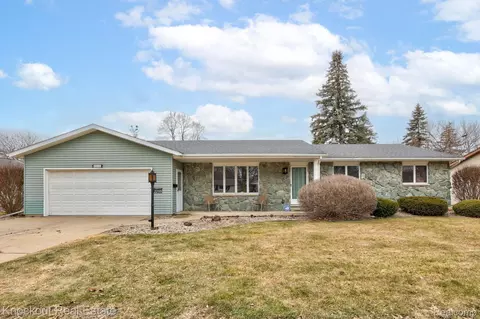 2255 Compton St, Saginaw, MI 48602