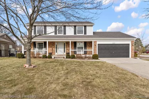 20237 Southampton Dr, Livonia, MI 48152
